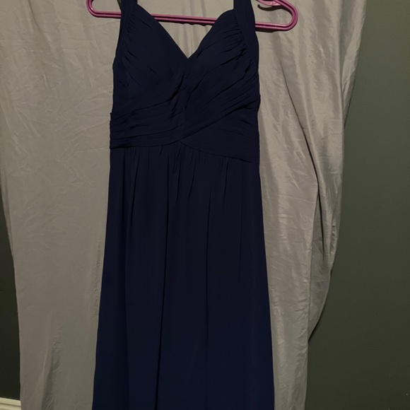 Formal dresses - Picture 3 of 5